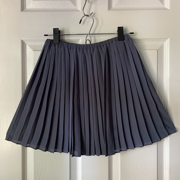 Banana Republic Dresses & Skirts - Banana Republic Pleated Blue-Gray Miniskirt